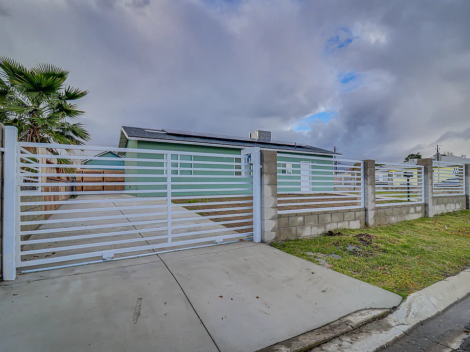 2513 Olympic Dr