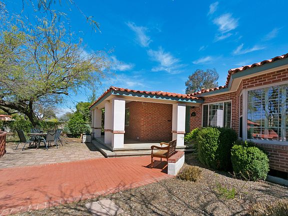 3rd image of 204 N Sawtelle Ave