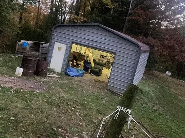 6109 Langhorne Rd, Pulaski, VA 24301