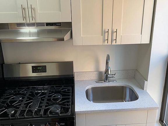 3rd image of 259 Hewes St #2