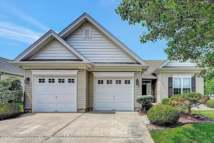 1st image of 2 Inverness Ln