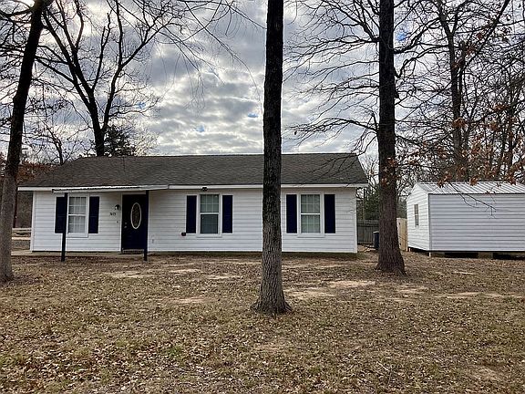 3rd image of 5635 N Lakeshore Dr