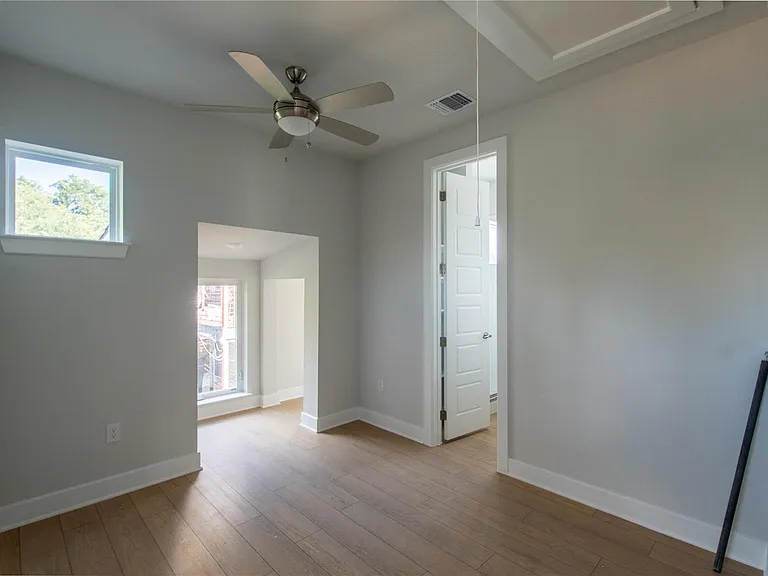 2705 Wilson St — Photo 18