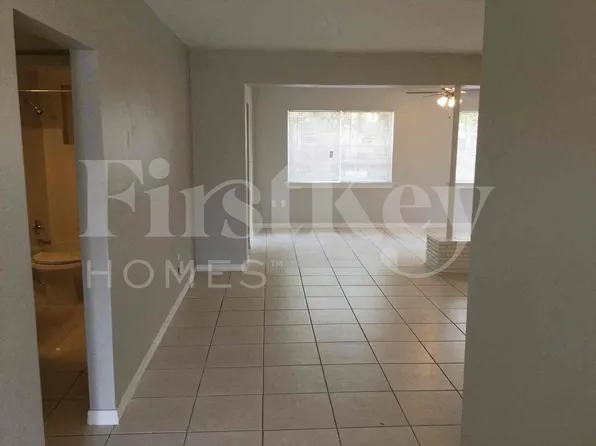 980 NW 182nd St, Miami Gardens, FL 33169