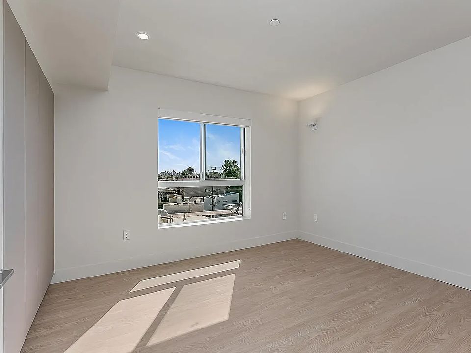1st image of 11837 Mayfield Ave #405