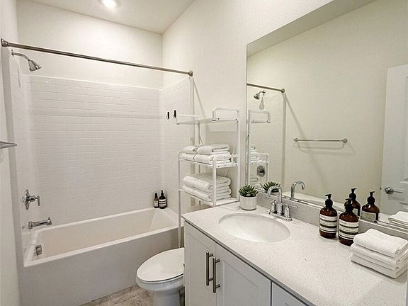 5th image of 1572 Lima Way Unit 2