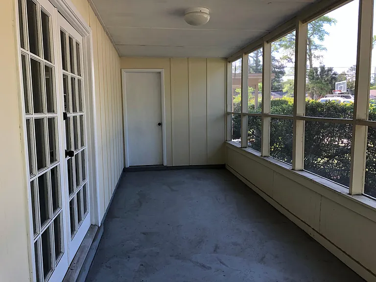 2589 Eastill Dr — Photo 7