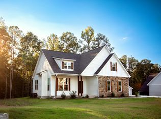 137 Lake Chase Dr, Griffin, GA 30224