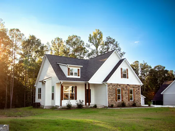 137 Lake Chase Dr, Griffin, GA 30224