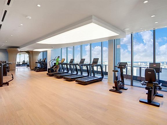 5th image of 1000 Brickell Plz Unit 1804