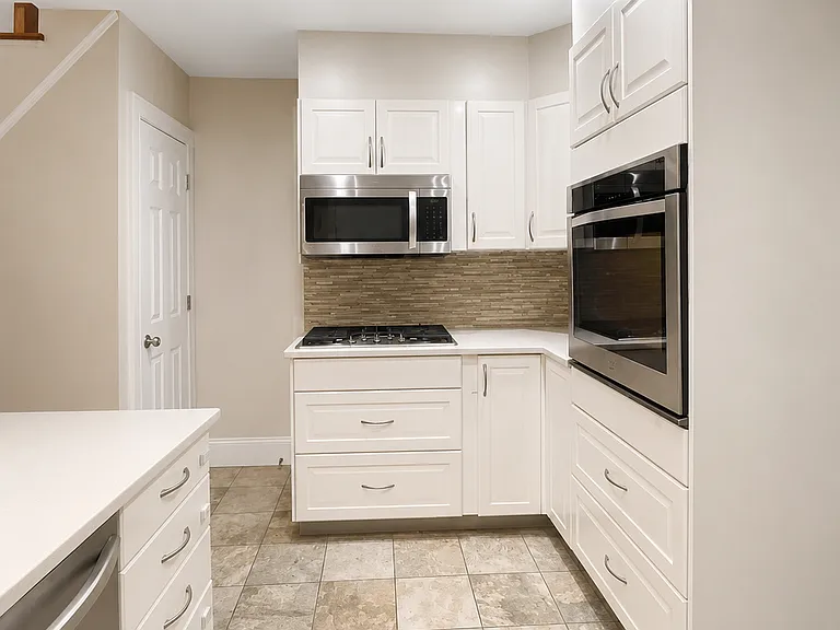 20-45 32nd St #2A — Photo 3