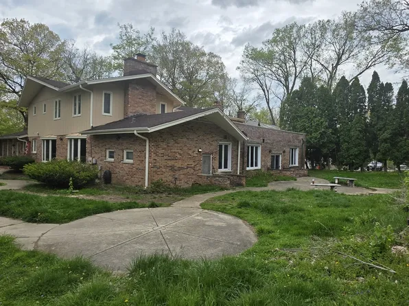188 N Bloomingdale Rd, Bloomingdale, IL 60108
