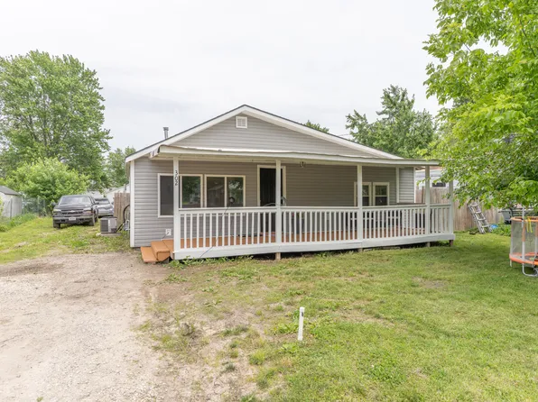302 3rd St, Moberly, MO 65270
