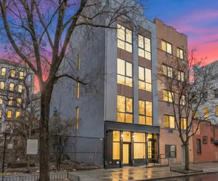 356 E 8th St #Penthouse 3 — Photo 1