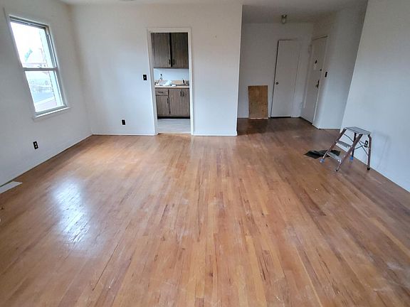 2nd image of 207 S Broadway APT 5