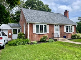 7 King Phillip Dr, North Kingstown, RI 02852