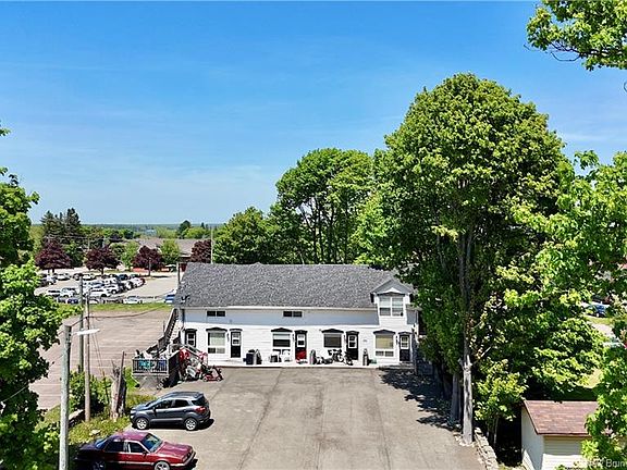 2nd image of 404 Main St