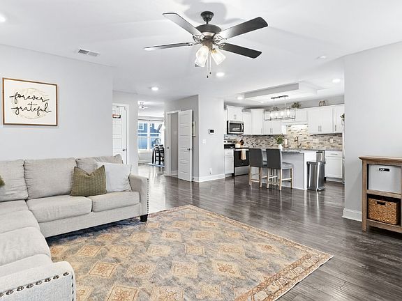4th image of 491 Kinslow Ct