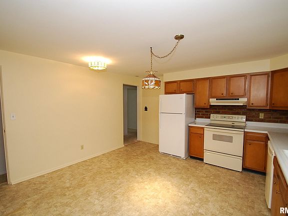 5th image of 2408 S Daycor Dr