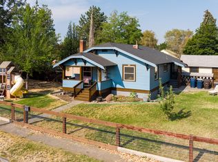 107 SW 10th St, Redmond, OR 97756