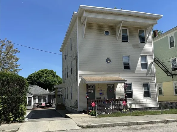 76 Sweet Ave, Woonsocket, RI 02895