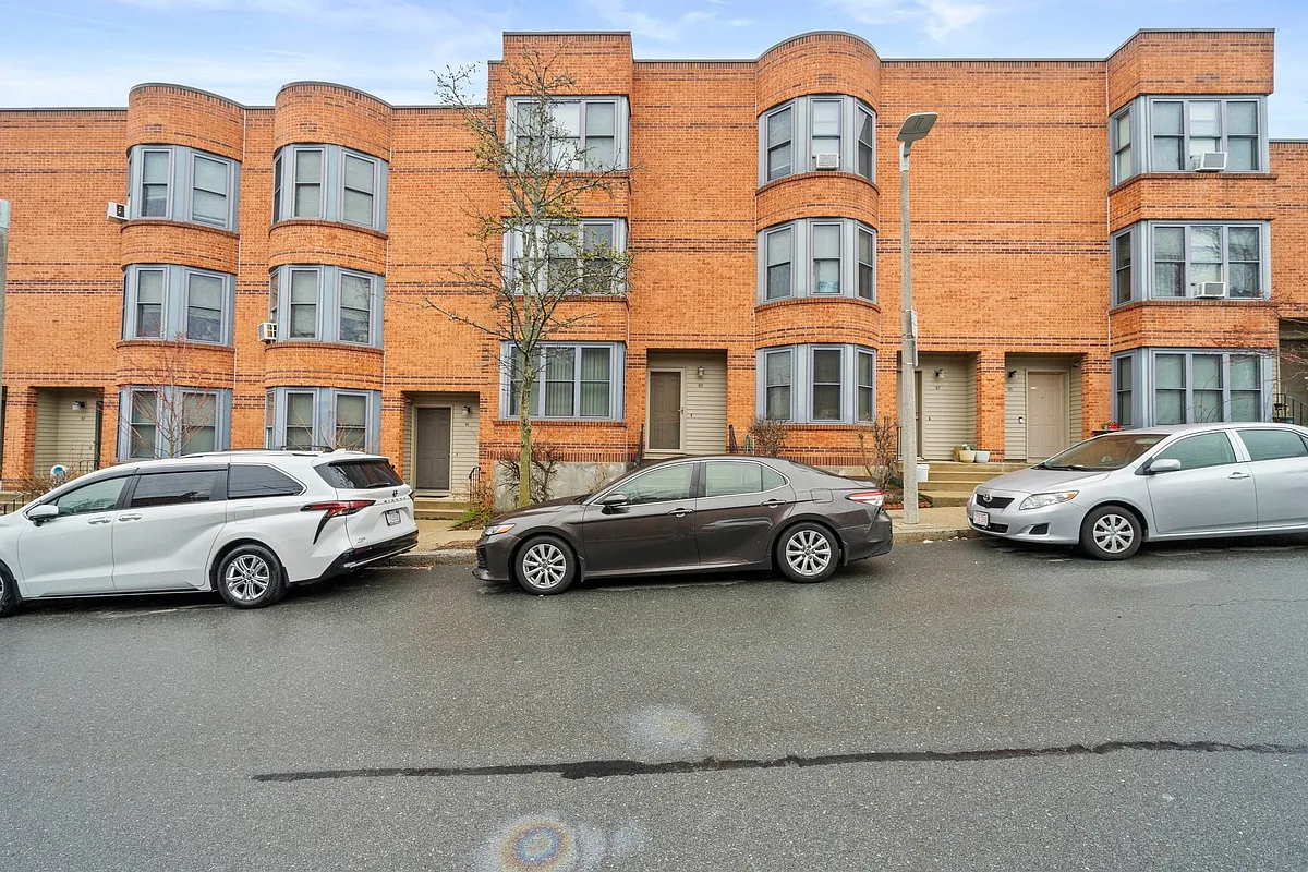 Building Photo - 89 Lawn St #89