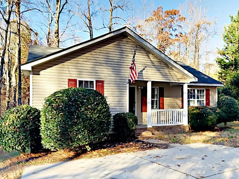 2806 Dellinger Dr — Photo 1