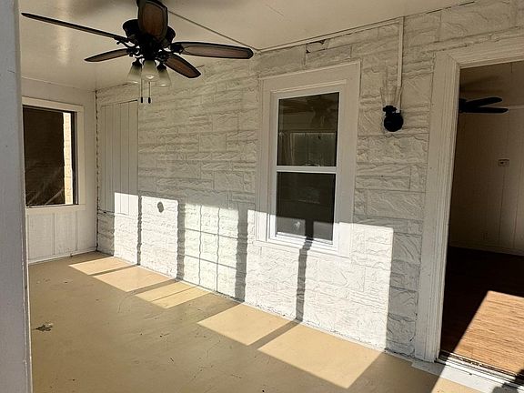 3rd image of 948 Ketcham St