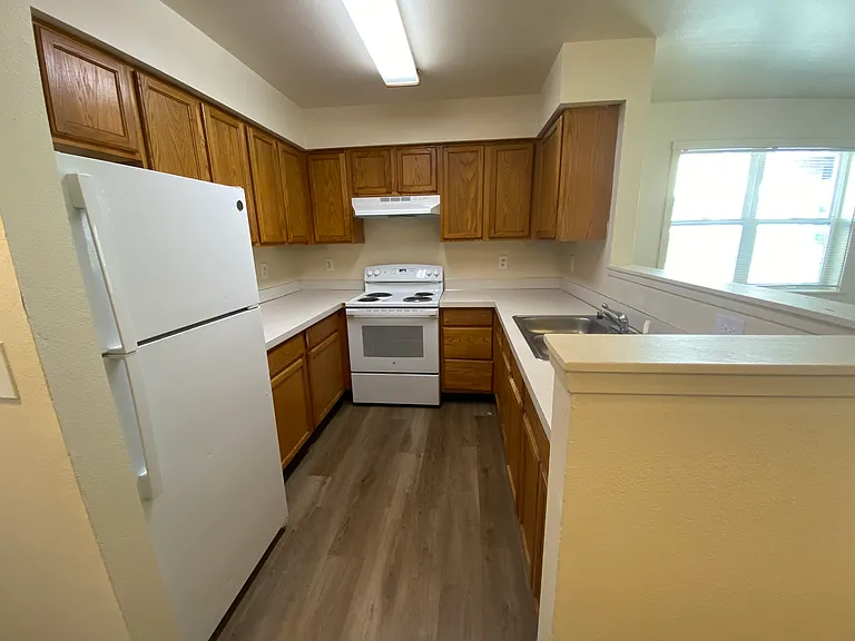 633 Burnett Ave S #T-302 — Photo 12