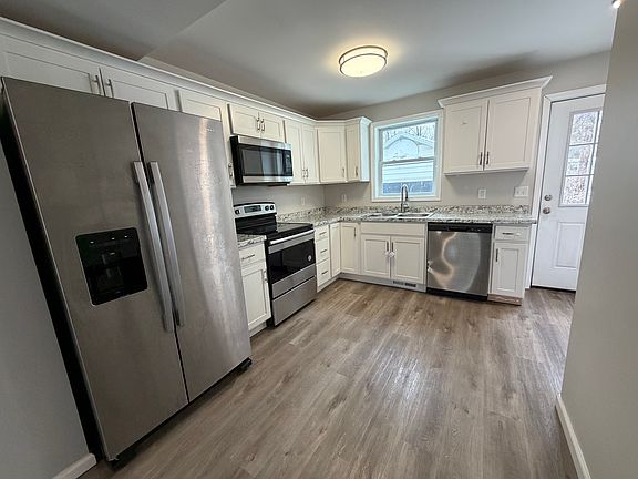4th image of 5 Waterbury Ave