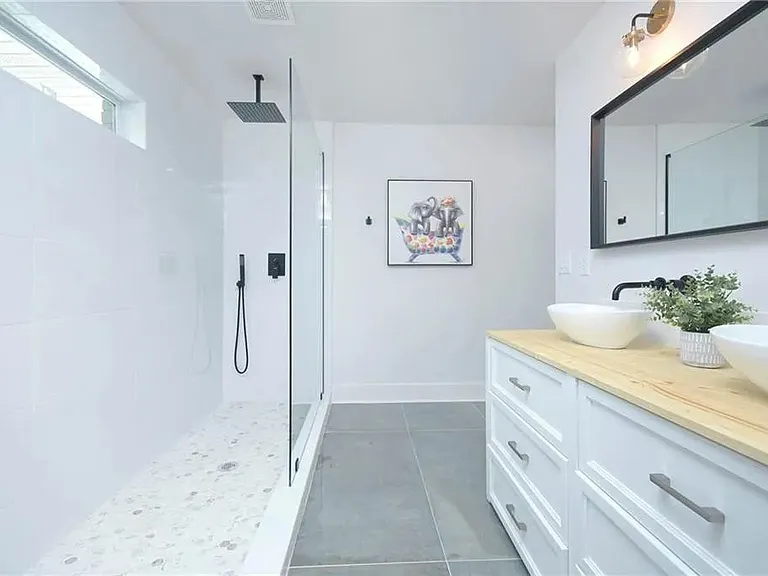 220 Napoleon Dr SW — Photo 12