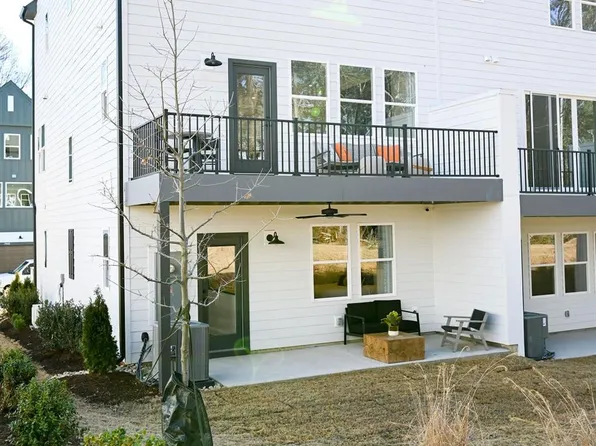 8044 Cedarsmith Ct, Charlotte, NC 28217