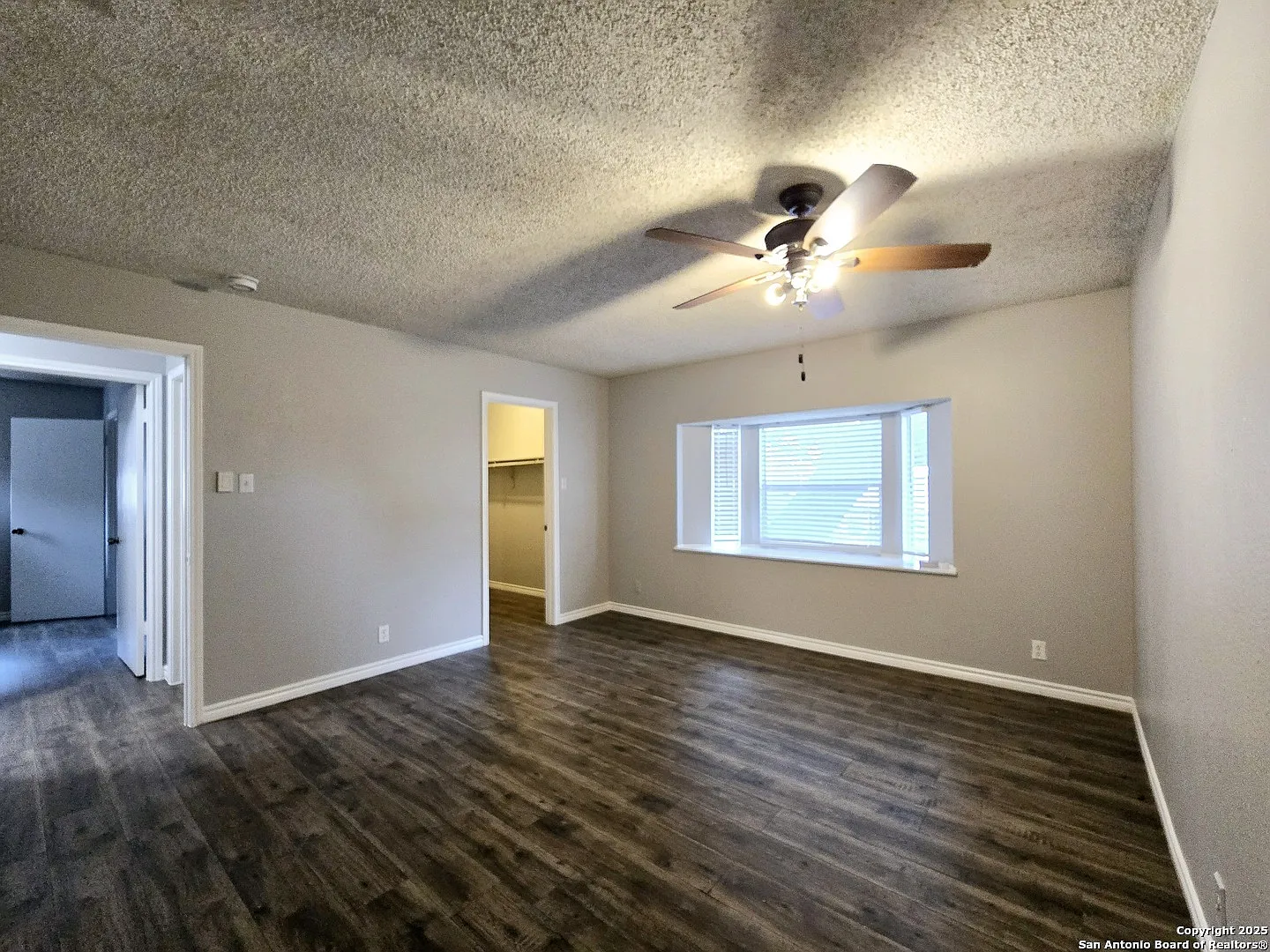 2 bed, 1000 sqft, $1,200 — Photo 4