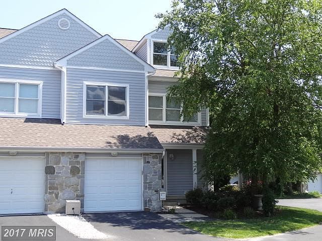 Great end-unit with garage