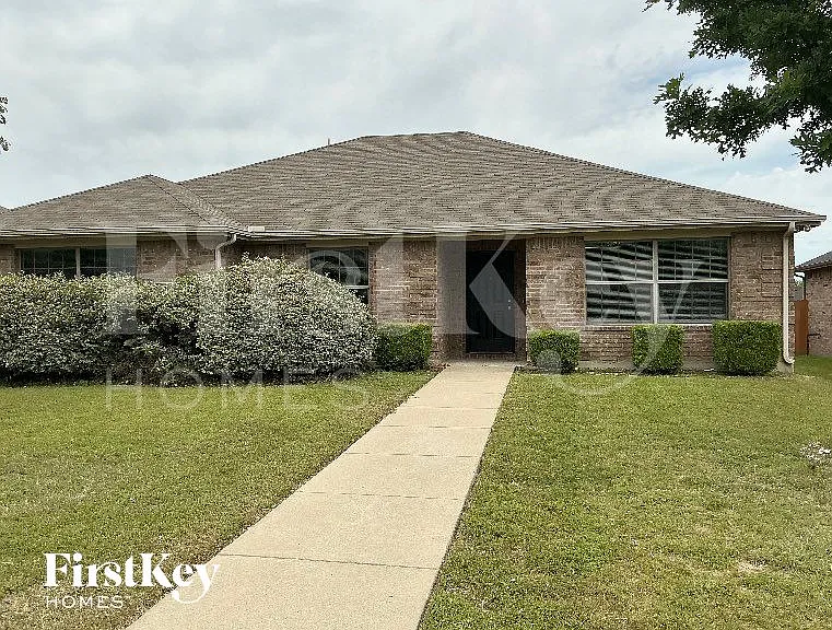 610 Canvas Ct — Photo 1