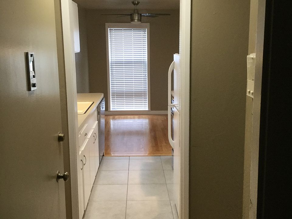 1st image of 619 N San Mateo Dr APT 206