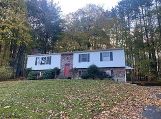 145 Pine Cir, Bennington, VT 05201