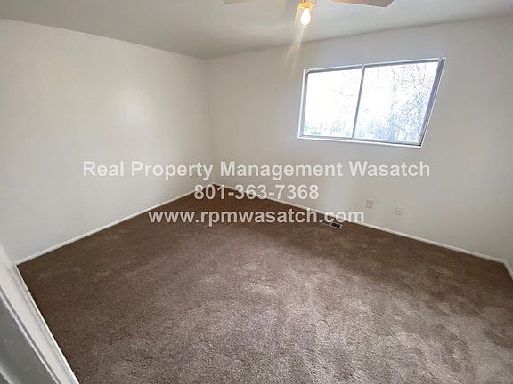 3rd image of 669 E Candlelite Ln