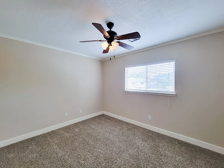 9607 Farrell Dr — Photo 25