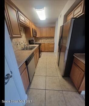 4th image of 3595 Sable Palm Ln Unit G