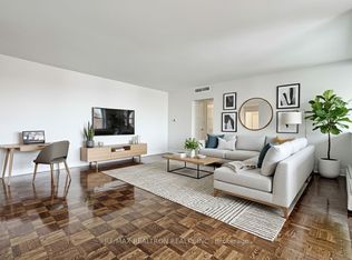9 Deer Park Cres #1501, Toronto, ON M4V 2C4