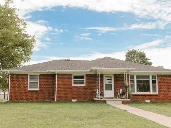 110 Carr St, Hartsville, TN 37074