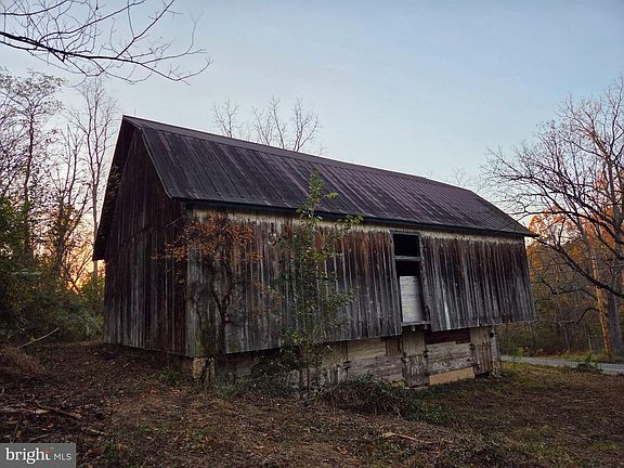 2nd image of 3167 Erly Rd