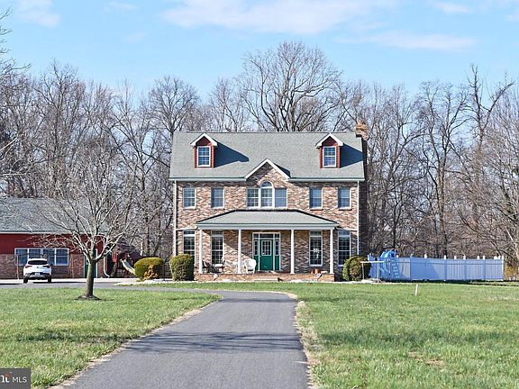 4th image of 721 Knight Island Rd