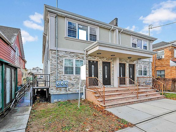 4th image of 10474 165th St #A