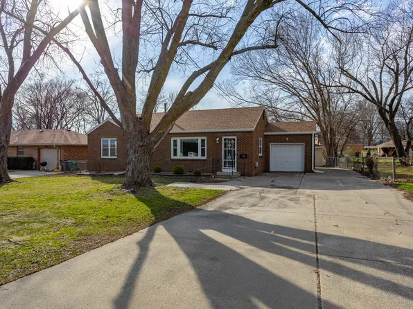 1725 Grand Ave, West Des Moines, IA 50265