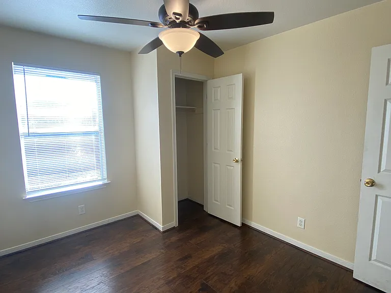 5107 Daybreak Dr #B — Photo 9