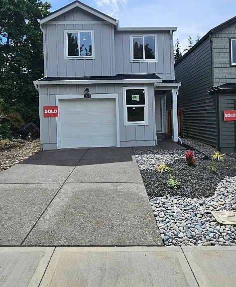 17815 SE Quarry Dr — Photo 1