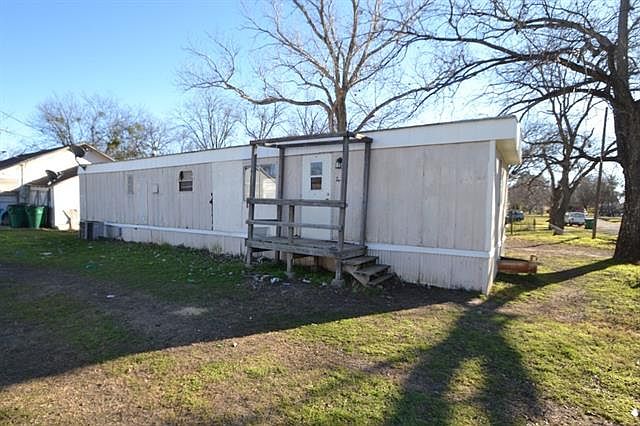 1st image of 240 W Hampton Ave