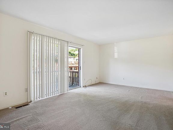 4th image of 5238 Cannes Ct